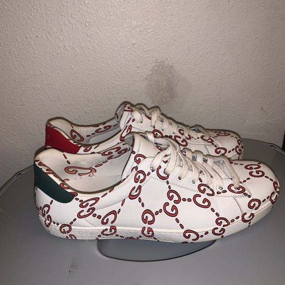 Men’s Athletic Gucci Shoes - Picture 2 of 6